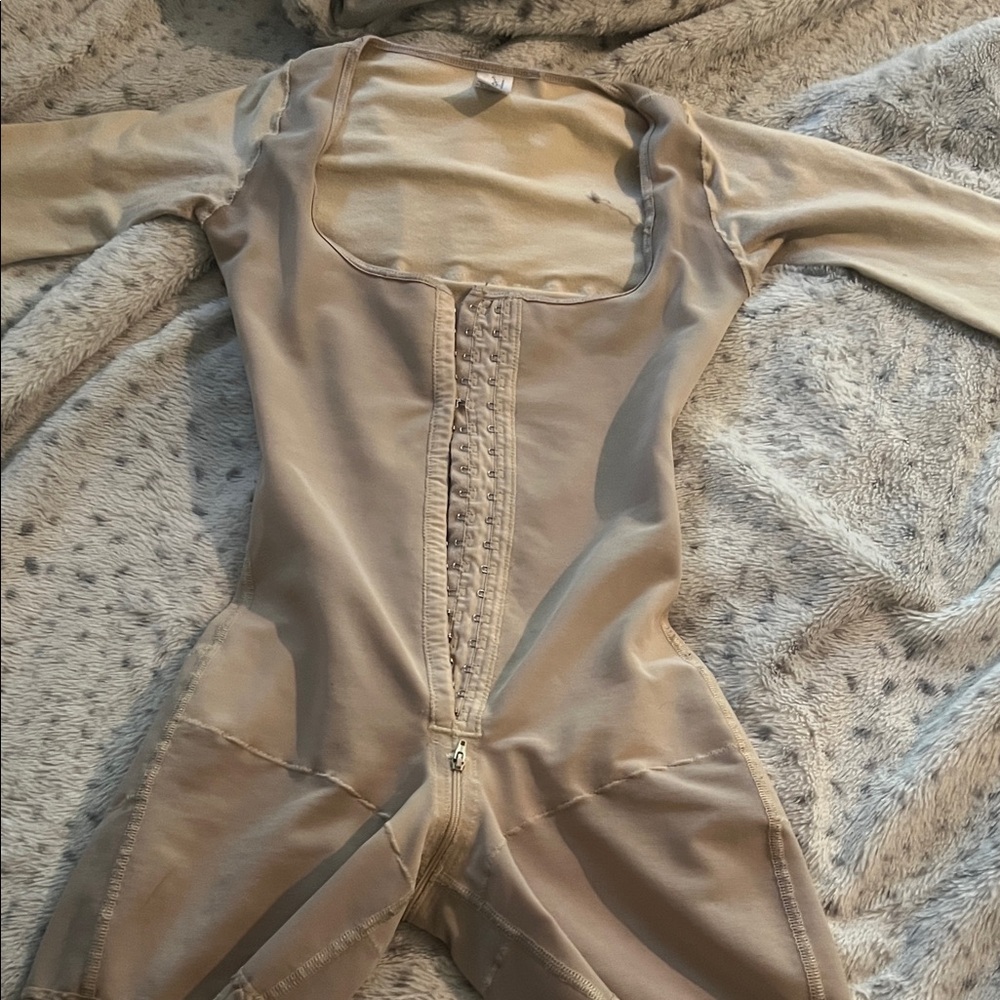 Faja- Long Sleeve Bodysuit